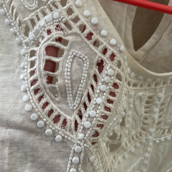 Alice + Olivia Candy Beaded cream crewneck tee🤍🤍 - Picture 3 of 9